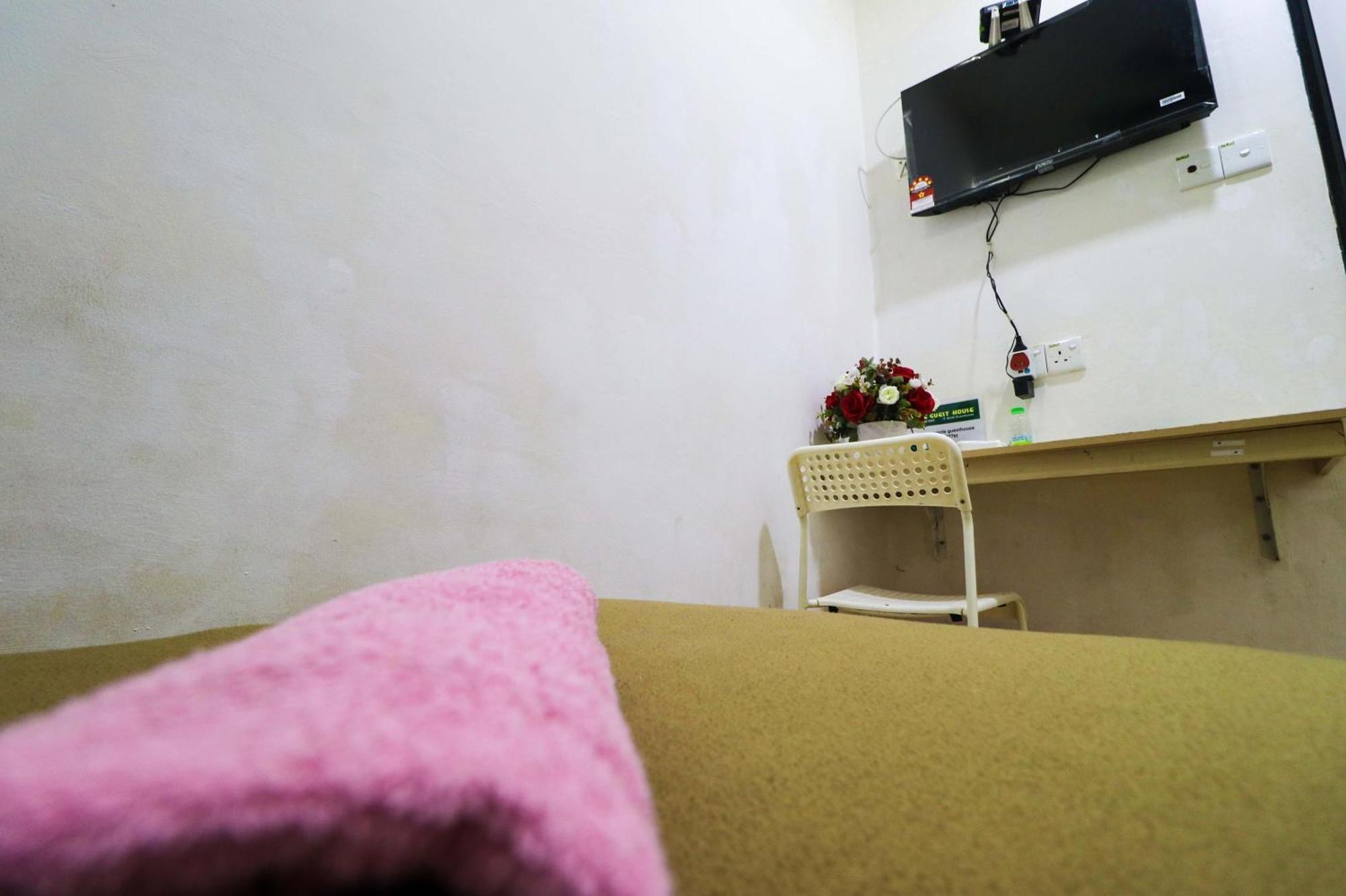 Rumah tetamu Uncle 2*